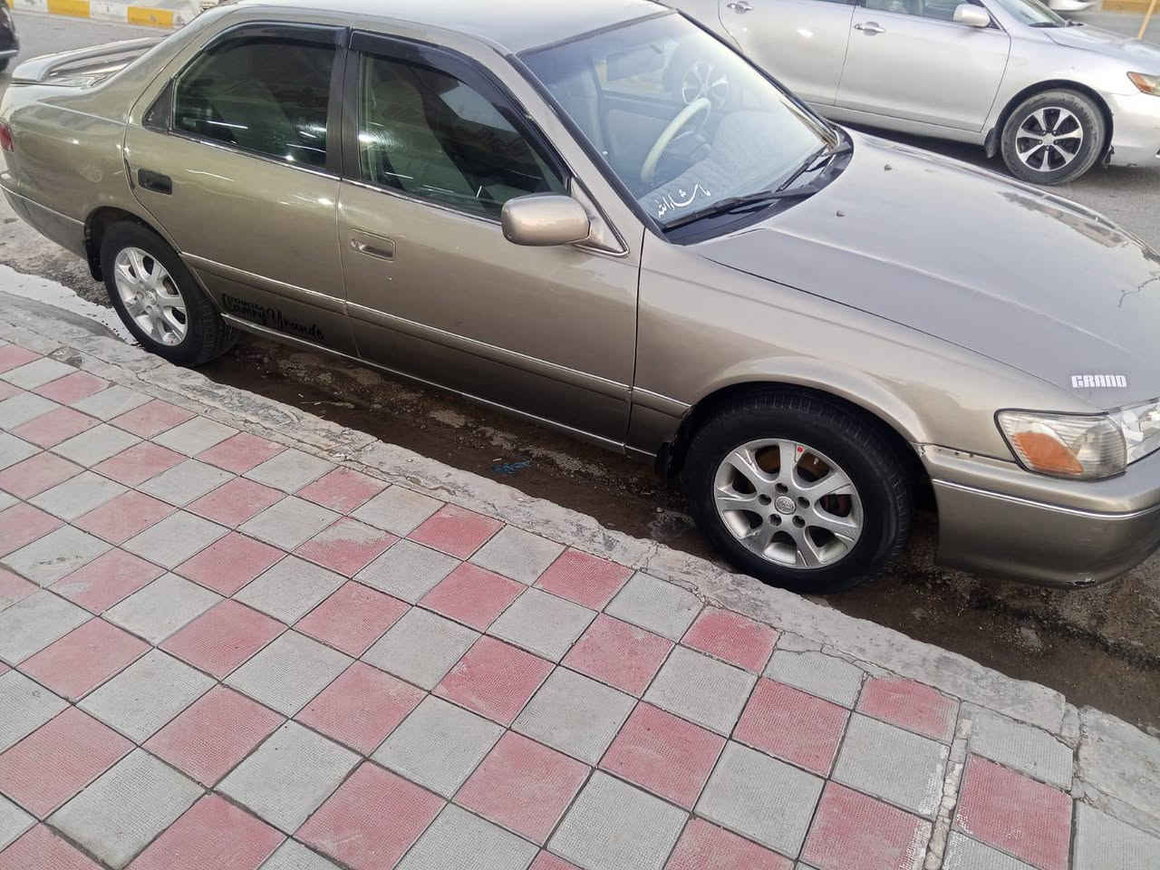 كامري موديل ٢٠٠١  لون سلفر مصبوغه عام للجماليه بدون حادث او اي ضربه 
٤ سلندر 
تبريد شغال 
سياره جاهزه بدون اي نقص 
السعر ٦٩ ورقه 
رقم سياره بغداد
مكان السياره الانبار / الفلوجة
*********** او ‏‪0781 979 8143‬‏

