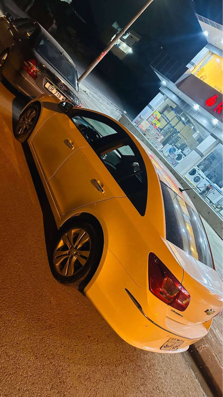 شۆفلیت کروز ٢٠١٥ بێ سبوغ ٩٠هەزار ڕۆشتووە نوکە دەرزی پێوە نیە چوار تای نوێی لەژیرە سەنەوی نوێە گێڕو مەکینە نەکراوەتوە بەشەرت سەیارە نوێ نوێیە *********** سوران, أربيل
