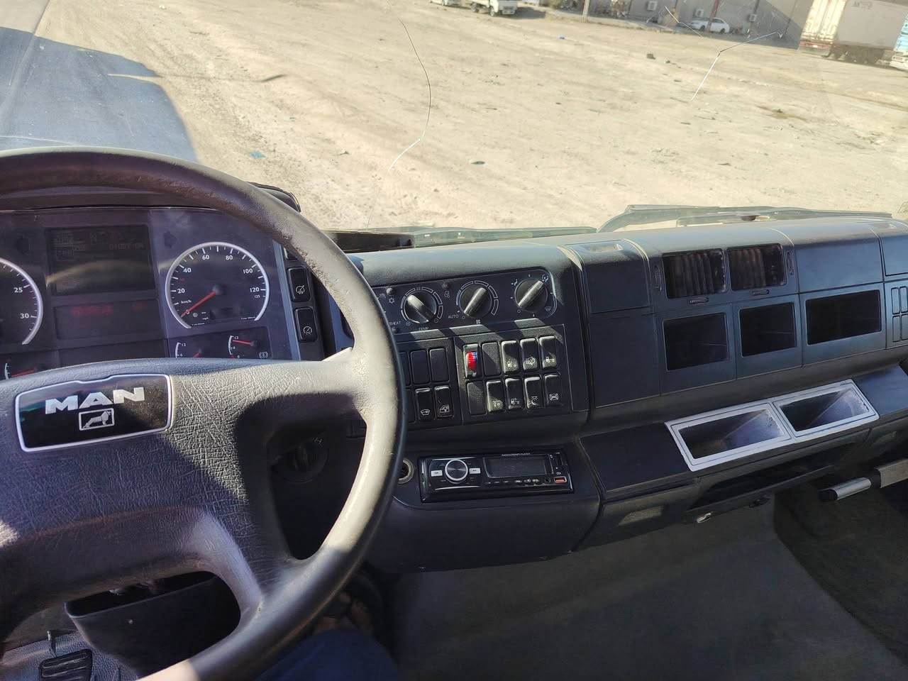 للبيع راس فقط مان مديل ٢٠٠٣مسجله صهريج رقم سليمانيه الجديدحجم المحرك ٤٦٠كيرعاديالعنوان الفلوجه السعر١١٠شرط التحويل رقم ***********
