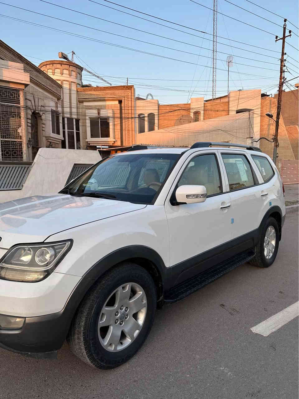 السلام عليكم 
موهافي 2013 خليجي 
السياره كفاله عامه فول عده الفور ويل 
مكينه كير صدر تبريد كهربائيات جديد
رقم انكليزي تحويل مباشر بدون هزه 
المواصفات :
فتحه 
مري شفط 
كشنات جلد 
كشنين كهرباء 
ستيرن كهرباء 
بصمه ابواب وسويج 
اشاير بلمري 
كامره خلفيه 
٧ راكب 
السياره خير من الله ترهم نقد او مراوس حسب القناعه 
المكان بغداد الحريه او ساحة عدن 
السعر 150 وبيهه مجال بسيط 
الرقم :*********** بغداد, العراق
