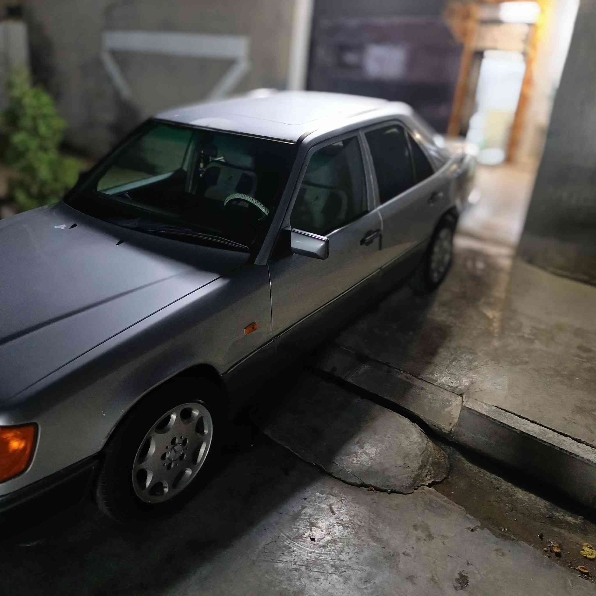 مارسدس لبيع موديل 92محرك 3000السعر 68بيهه مجال ***********العنوان كركوك
