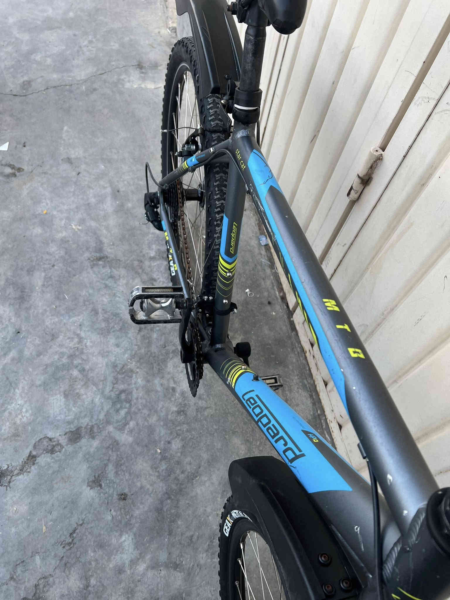 باسکیل /سویسری
حجم/٢٧.٥
جسم/فافۆن 
ستم/shimano 
کیر٨-٣
دەبل امامی 
تایر ماکە GEAX MEZCAL
مکینە خلفی Tourney
توصیل موجود 
سعر ٢٧٥ الف بها مجال 
عینوان -کلار -رزگاری 
ژ.م ***********
واتئاپ موجود
