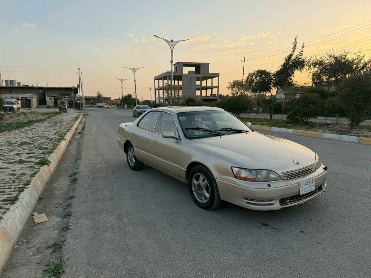 السلام عليكم لگزز للبيع موديل 92 محرك 6 سلندر V رقم بغداد مشروع وطني شرط الوكاله والتحويل سياره صبغ عام بدون گلبه محرك گير صدر تايرات كله بشرط للبيع او المراوسه حسب القناعه
السعر 37 وبيها مجال بسيط للشراي 
العنوان كركوك 
رقم الهاتف***********
