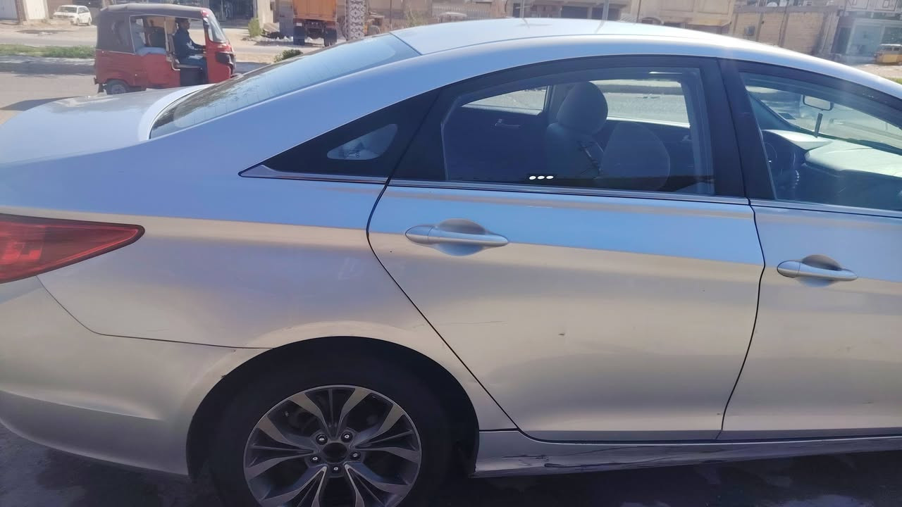 السلا م عليكم
سوناتا موديل ٢٠١٠ مضلع
وارد كوري موديل ٢٠١٠
السياره بيهه قطعه واحده صبغ الجارملغ الأمامي
محرك جديد السياره جاهزه من كلشي الاسفسار
***********
