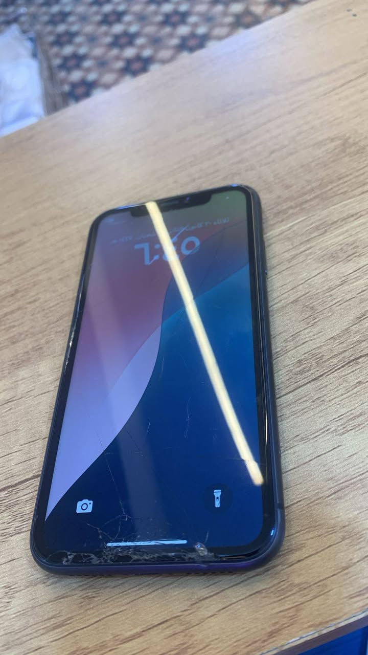 ايفون 11
سلام عليكم البيع ايفون 11 عادي ذاكرة 128 نموذج m بطاريه بلادي78  الشاشه فقط مفطوره  فيس ايدي شغال
المكان ديالى بعقوبه التحرير السعر180بي مجال*********** كارتونه ويا كيبل
