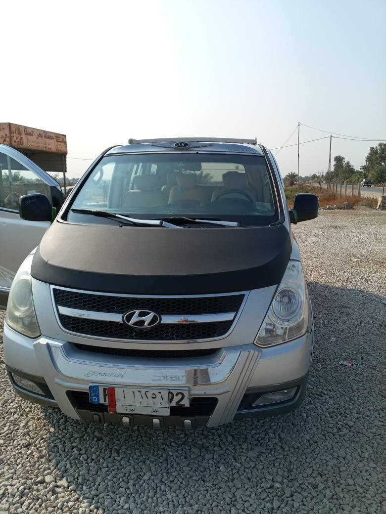 السلام عليكم
سياره استاركس للبيع موديل 2009 
اللون سلفر 
مفتوح محور مسكر سبلاين تحوير جديد 
گير ومكينه كفاله 
مابيها ضربه 
رقم بابل مشروع وطني 
تبريد ثلج 
حداديه 100٪100
مكانها الديوانية 
 رقم الهاتف ***********
