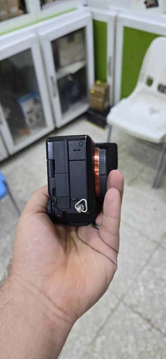 سوني A7IV مع 85 فتحه 8
نظافه 99% كامل ملحقات اصليه كارتون
سعره كامله مليونين و750الف 
مكاني بابل 
***********
***********
