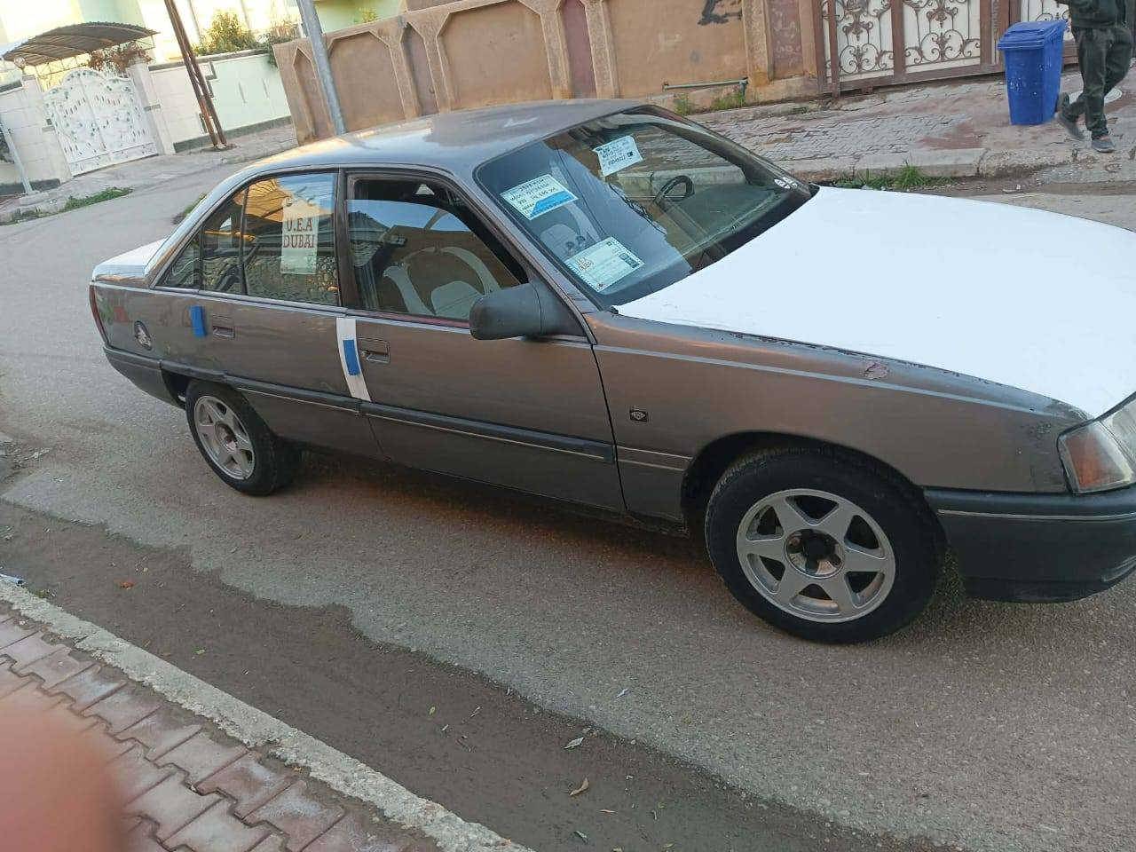 السلام عليكم اوبل اوميكا للبيع موديل 90 حجم الماكينه20 كير عادي رقم بابل دولي سنويه لل 27 راعيها جيراني تحويل مباشرة كهربائياتها كل شغاله سياره احلى من الصور داخلها جديد مكاني واسط صويره ال حاب يشتري خلي راسل الخاص لو يتصل على هذا الرقم***********
