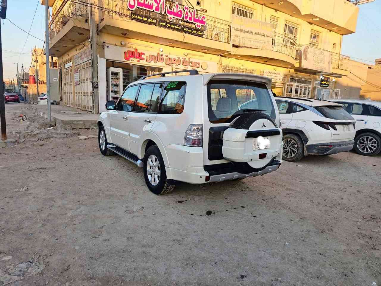 باجيرو حبتور 2014
بيه باب مبدل والدوسه مال الجنطه  بيه كسر صغير من الطرف
ماشيه 172حقيقي 
8ايرباك 
7راكب 
دبل تحكم ستيرن 3
كأمره وحساس خلفي 
داخل صاج 
ويل 17 
محرك 3500 
مري شفط 
اشاير بل مري  
فوريل 4x4 سياره مواصفات معروفه 
السعر 154
 للاستفسار ***********
