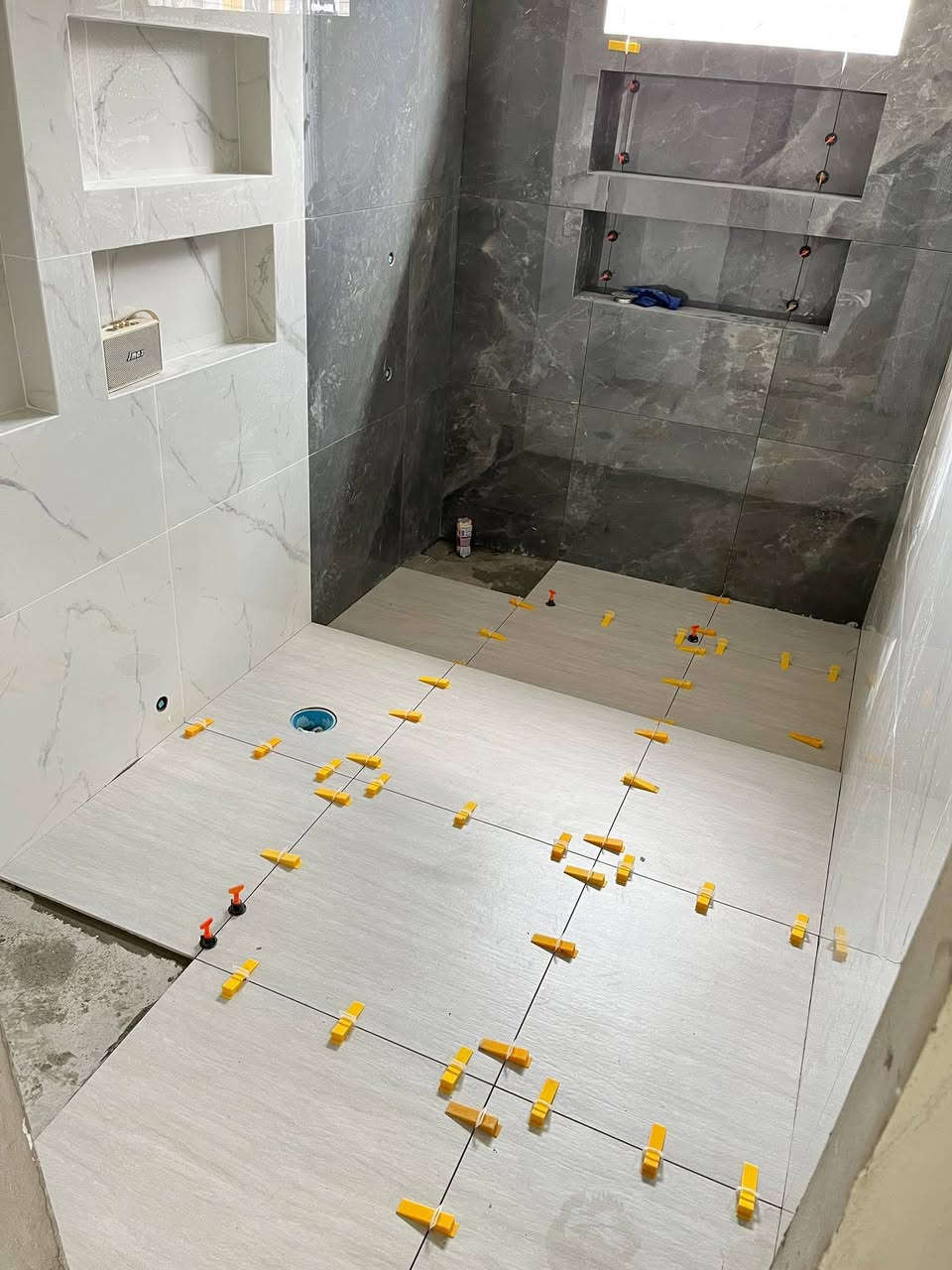 خلفه سيراميك كاشي مرمر بورسلين متفرغ في بغداد شغل درجه اولى بي واتساب او اتصال ***********
