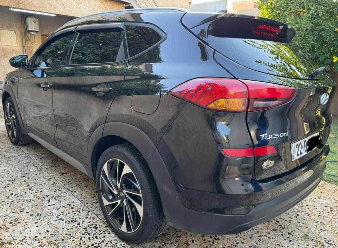 توكسان موديل 21
رقم اربيل ماشية47000 ميل 
مواصفات 
بصمه تشغيل
بصمه ابواب 
شاشه حساسات
3 رادار
فول تحكمات استيرن
تبريد قطعتين
تحديد مسار 
فور ويل
مكينه 2400 جي دي اي
كشنات كهرباء 
وتدفأه بالكشنات 
كير مكينه مكفولات 
تخم تاير جديد
حادثها جاملغ خلفي وباب مصبوغات بدون ايرباك والبجم كبس  وصور السونار موجوده.
السياره جاهزه من كلشي 
مكانها غزالية 
السعر 18500$
ابو ياسر *********** بغداد, العراق
