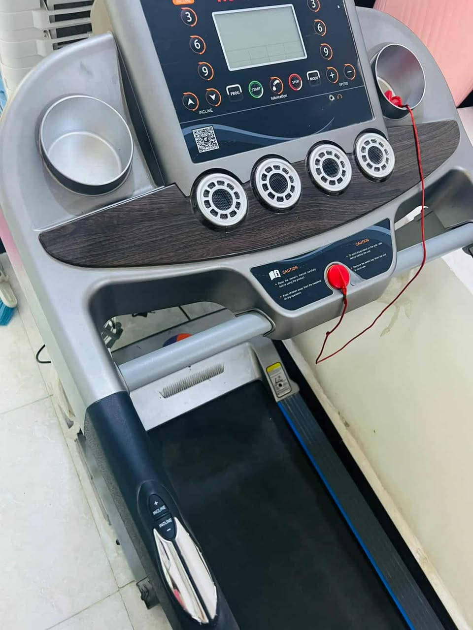 السلام عليكم 
جهاز جري جبلي دبل ماطور نحاس بعده جديد يتحمل وزن 160 كيلو + هزاز تكسير شحوم سعره 350 الف مكاني نجف
***********
