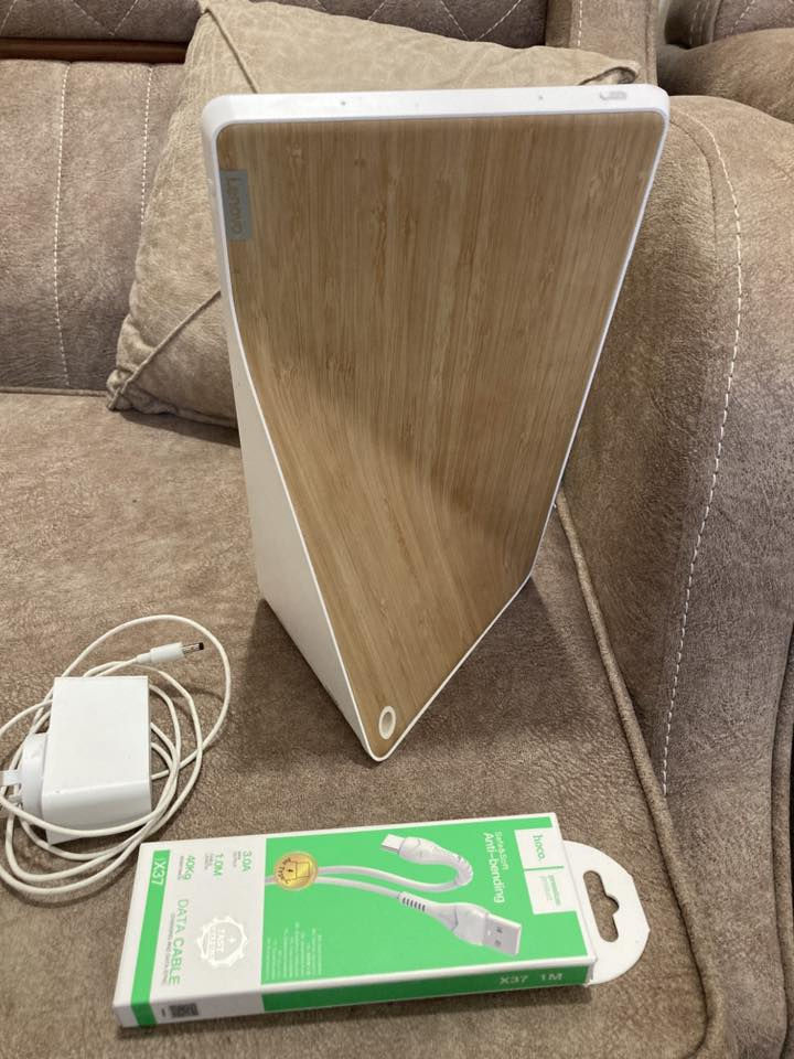 � للبيع – شاشة لينوفو 10 بوصة لمس (ملحقات فقط)
💻 المواصفات:

 • نوع الجهاز: شاشة لمس ذكية من لينوفو
 • حجم الشاشة: 10 بوصة
 • نظام التشغيل: أندرويد (حالياً عالقة بوضع العرض – Demo Mode)
 • المداخل: منفذ USB لنقل البيانات والشحن
 • المرفقات: شاحن + كيبل USB
 • حالة الجهاز: تعمل على وضع العرض فقط، النظام لا يمكن الدخول عليه حالياً
 • الاستخدام: مناسب للعرض التوضيحي أو تجربة التطبيقات على وضع الشاشة
 • التوصيل: لجميع المحافظات شامل السعر

💰 السعر: 50,000 د.ع شامل التوصيل

📞 للتواصل: ***********
