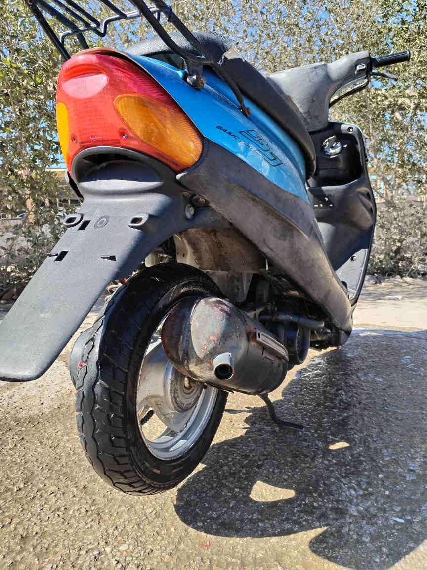 السلام عليكم
بيجي مفتوحه مجفتهه قبل ١٠ ايام بيهه صوت كرنك نكره سلف كهربائيات شغاله تواير جدد كفرات تايون كابريته تجاريه دراجه فقط صوت كرنك باقي كله شغال شاصيه حلو كلش ونضافتهه كلش نضيفه السعر  ٣٠٠ مع المجال مجالهه ٢٥٠ الشراي يتصل *********** اذا مو شراي لاتعبني وتنطي وعد وجذب
