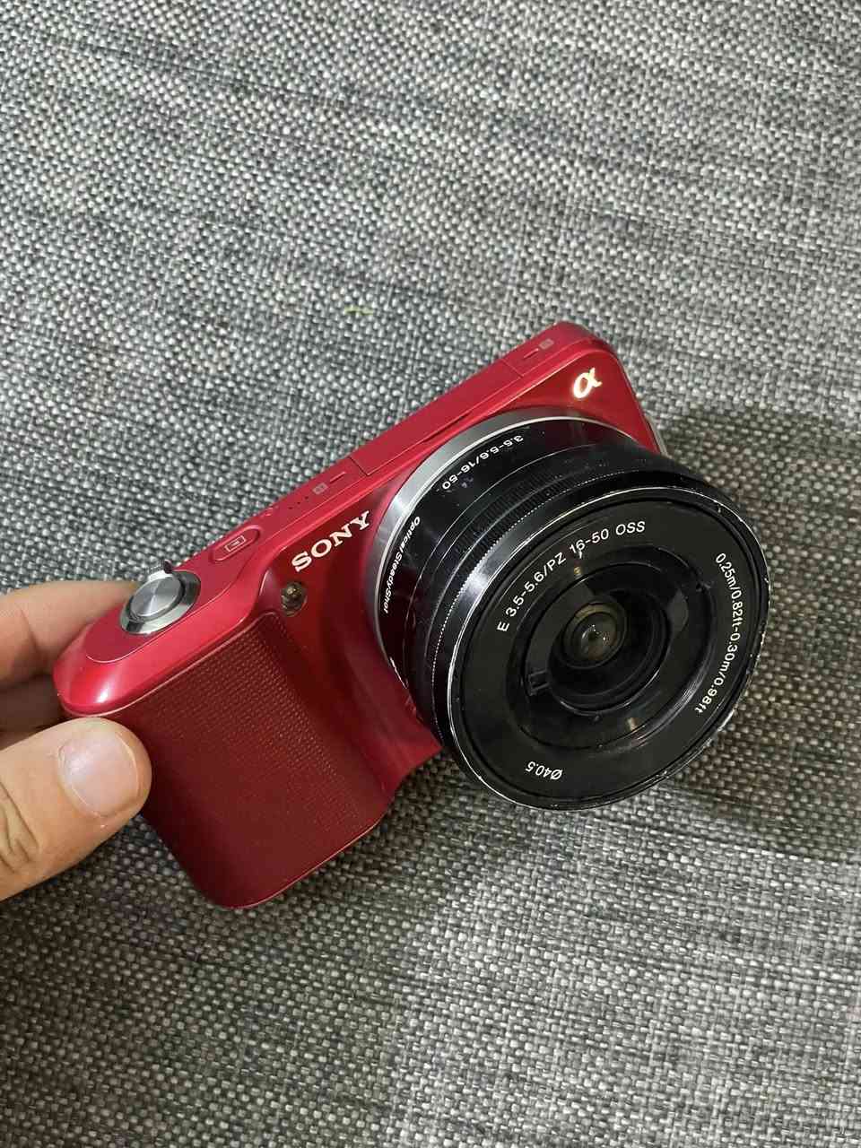 للبيع او المراوس sony nex 3
السلام عليكم ، كاميرا سوني ميرورليس مع عدسة سوني e mount 16-50 , شاشة متحركة ، اوتوفوكس يتتبع الوجه والابتسامة ، مع شاحنة وبطاريات ٢ الكاميرا والعدسة شغالات بشكل ممتاز بدون اي مشاكل 
السعر ٢٠٠ الف بيع او مراوس بشي اعلى وانطي فرق 
عنواني بغداد رقمي *********** ( لا يتوفر توصيل)
