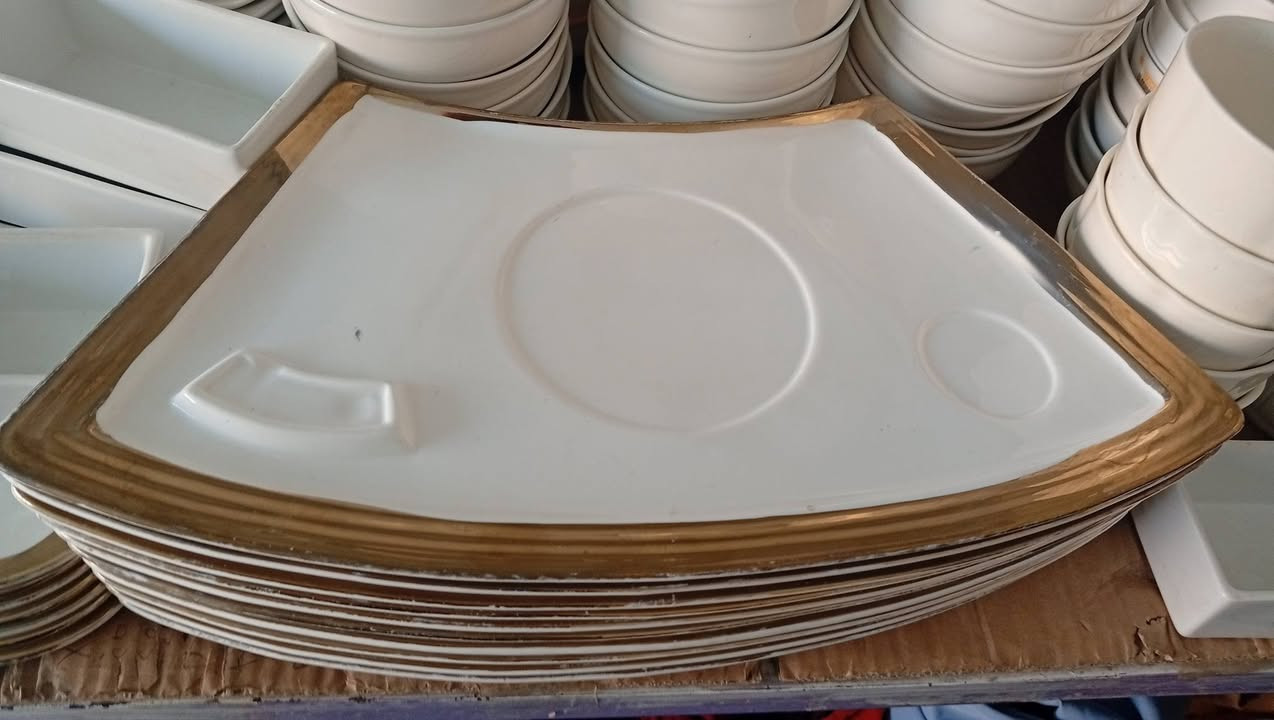 صينيه تكون من سبع قطع


**إذا كنت صاحب هذا الإعلان وتريد حذفه لأي سبب، رجاءا أرسل رسالة إلى الدعم الفني**