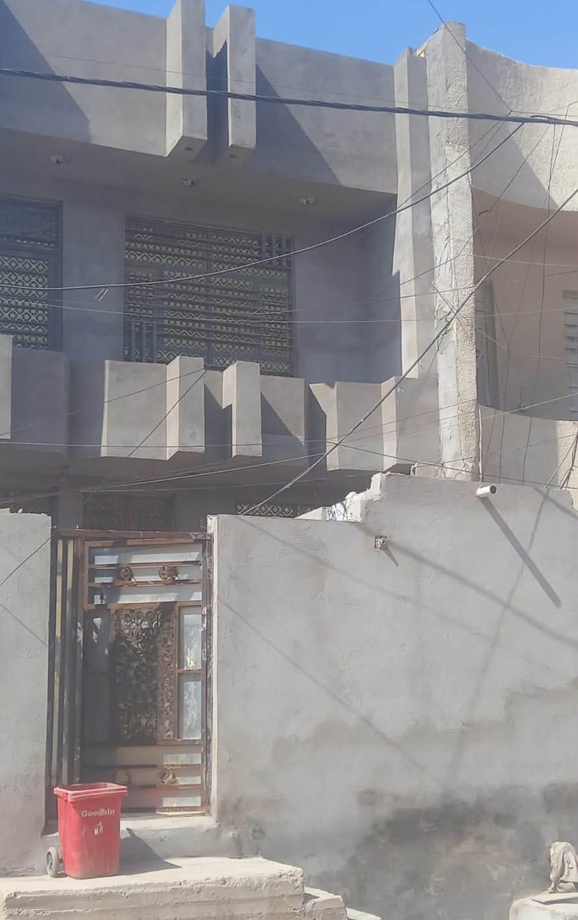السلام عليكم دار للبيع
المساحه 100متر الواجهه 5  نزال 20

مكان بغداد سبعقصور بدايه سبعقصور ثاني شارع على ايدك ليسرّه من  انته جاي منً حي اور بصف رياض المضمد شارع مقابيل مثلجات عشعوش 

البيت نقص كاشي ولفوكً نقصه فقط بياض كامل كهرباء مي مجاري بوب وشبابيك وجام نقص بياض البيت عالي عن شارع متر 

***********

وتساب موجود سعر 80وبي مجال بسيط
