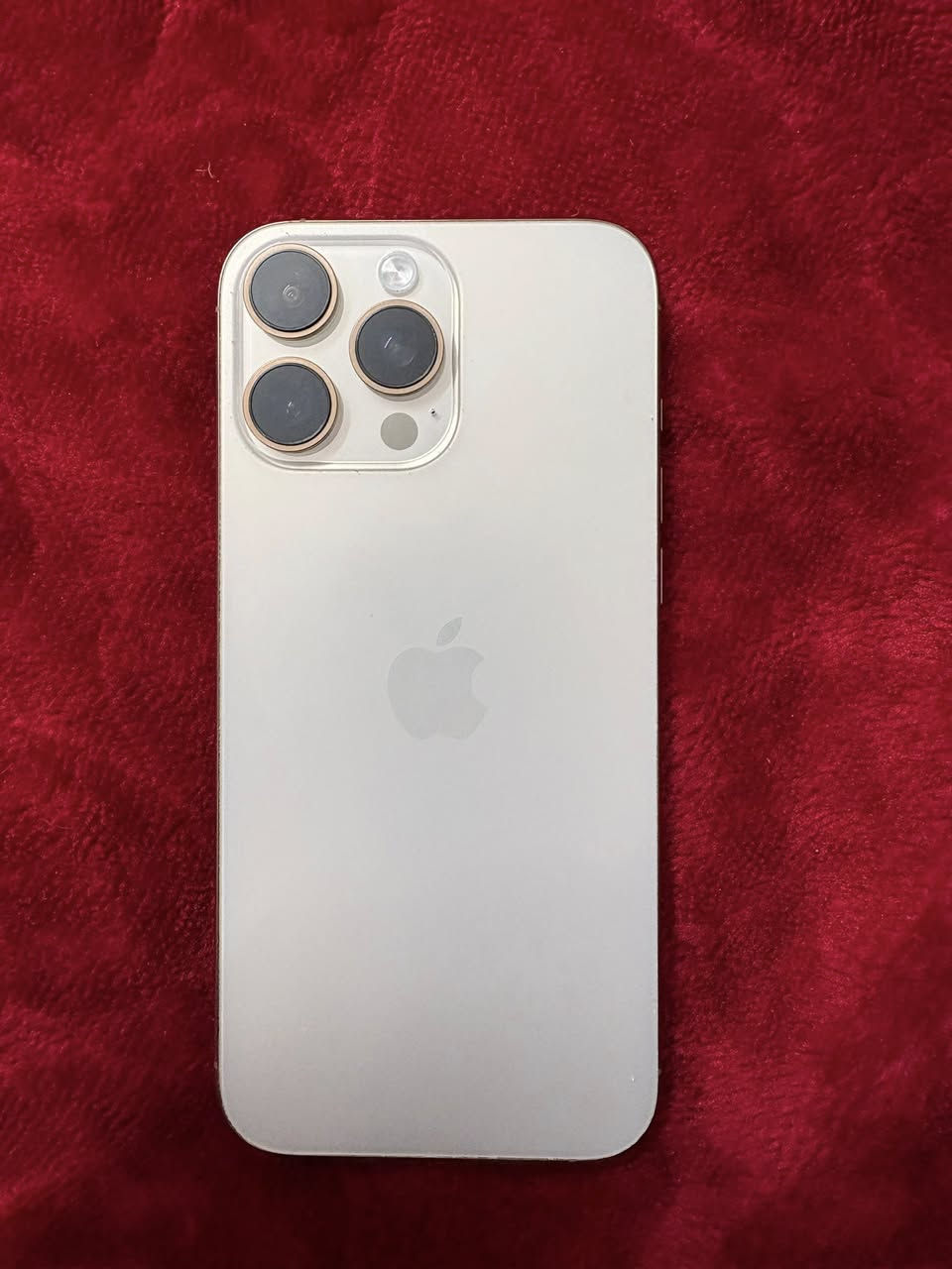 السلام عليكم 
ايفون 16 برو ماكس 
ذاكره 512 بعده داخل الضمان 
مبدل فقط شاشه نوعيه كلش زينه وممتازه 
السعر 950 وبي مجال بسيط
للبيع فقط 
***********
