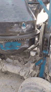 سلام عليكم ورحمه
للبيع خباطه لبنانيه باب اول اسبكتو 
شرط الشغل 
خباطه كامله هيه وغراضها 
1. سكله طابق ثالث 
2. دراريب خشيب جدد عدد 6
3. عربانه جبيره وحده 
4. سطل 
الهاتف ***********
