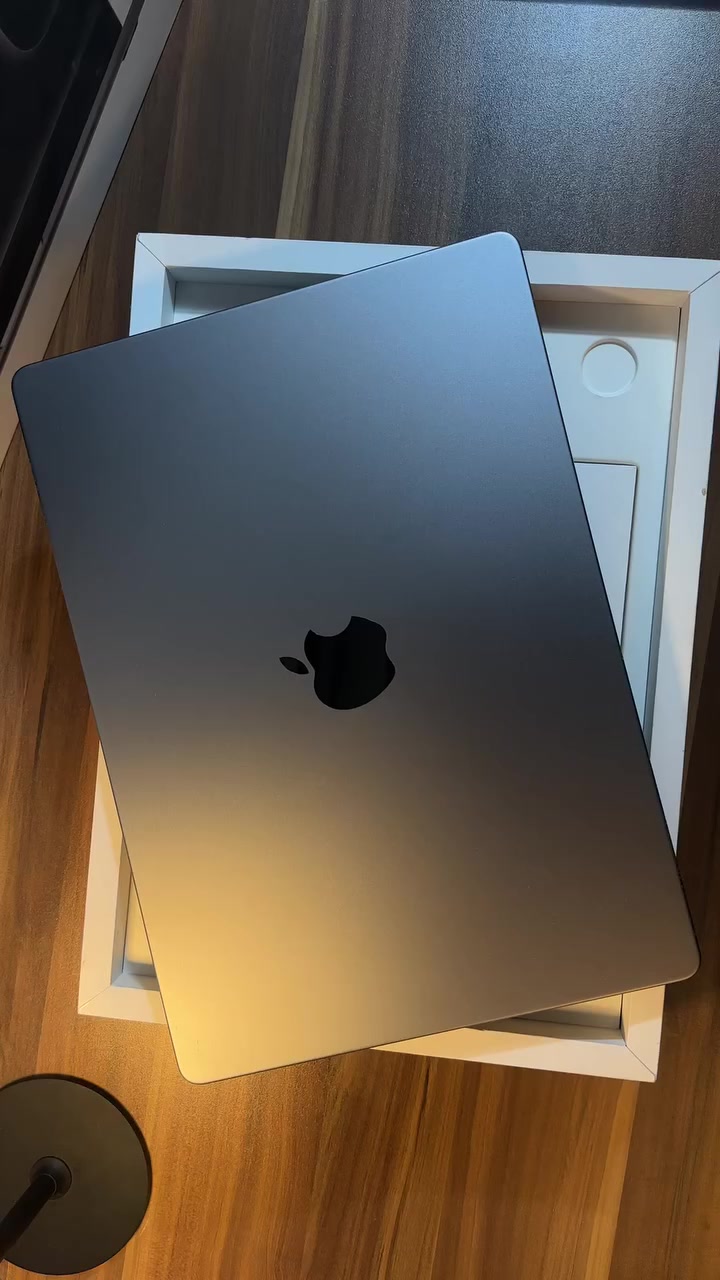 Macbook pro M3 2023
https://t.me/Appllle_Product

14,2 inch
Hard 512 
Ram 8 
شباب هذا اللون لا بلاك ولا سلفر هذا نفطي اسمة سبيس غري يمووت
 
لا تسولفون بالنظافة معروفيينن 1000‎%‎💙🙂‍↔️ باتري 94✅ شرق اوسط عربي 
كامل ملحقات،،

للطلب والأستفسار ارسال رسالة 

قناه التلي 
https://t.me/Appllle_Product

تيك توك
www.tiktok.com/@wolf.wiq
انستا
https://www.instagram.com/wolf.wiq/profilecard/?igsh=MXdpZG5maTQ5N3p1ZA==


**إذا كنت صاحب هذا الإعلان وتريد حذفه لأي سبب، رجاءا أرسل رسالة إلى الدعم الفني**