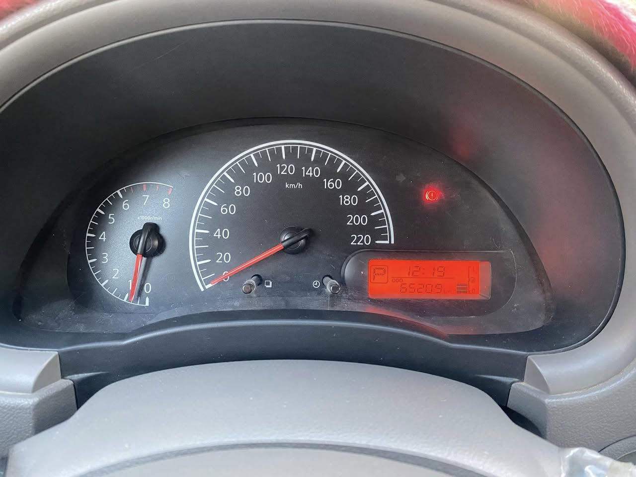 السلام عليكم نيسان صني هندي موديل 2023 سياره جديده ومكفوله من كل شي ماعدا بارد اربع أصابع بلجاملغ الأمامي سياره جديده وبعدها بلضمان ماشيه 60مكاني اربيل رقم وهزه جديد سنويه باسمي السعر 125$ للأستفسار ***********
