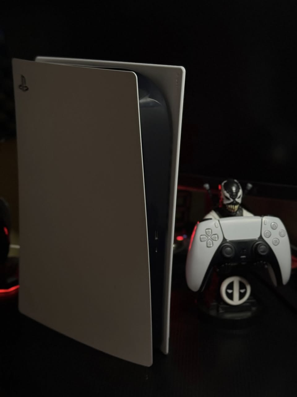 بلي5 فات نسخة القرص 🔥
طبعا نضافة 100% ما مفتوح وكامل ملحقاته الاصلية 
وكذلك يحتوي على 29 لعبة مملوكة وذاكرتة مقبطة لعبات مباشرتا تشغل وتلعب ❤️
واي لعبة تعجبك تحملهة مباشرتا من مكتبة المملوكات .

الالعاب 👇

1- Call of Duty modern warfare Remastered
2- Call of Duty modern warfare 2 Remastered
3- Call of Duty WW2
4- Metro Exodus
5- The last of Us 1
6- Battlefield 1
7- Battlefield V
8- Watch dogs legion
9- Ghost recon wildlands
10- Ghost recon break point
11- Assassins creed Valhalla
12- Assassins creed origins
13- Tomb rider
14- Rise of The tomb rider
15- Shadow of The tomb rider
16- The witcher 3
17- Doom eternal
18- Farcry zero dawn
19- Borderlands 3
20- The evil within 2
21- Wolfenstien 2
22- Unravel 1
23- Unravel 2
24- Mafia 1
25- Mafia 2
26- Mafia 3
27- Need for Speed hot pursuit
28- Mortal kombtat 11
29- Resident evil 6

السعر : 640 الف 🔥

*توصيل متوفر لكل المحافظات العراقية ❤️


**إذا كنت صاحب هذا الإعلان وتريد حذفه لأي سبب، رجاءا أرسل رسالة إلى الدعم الفني**