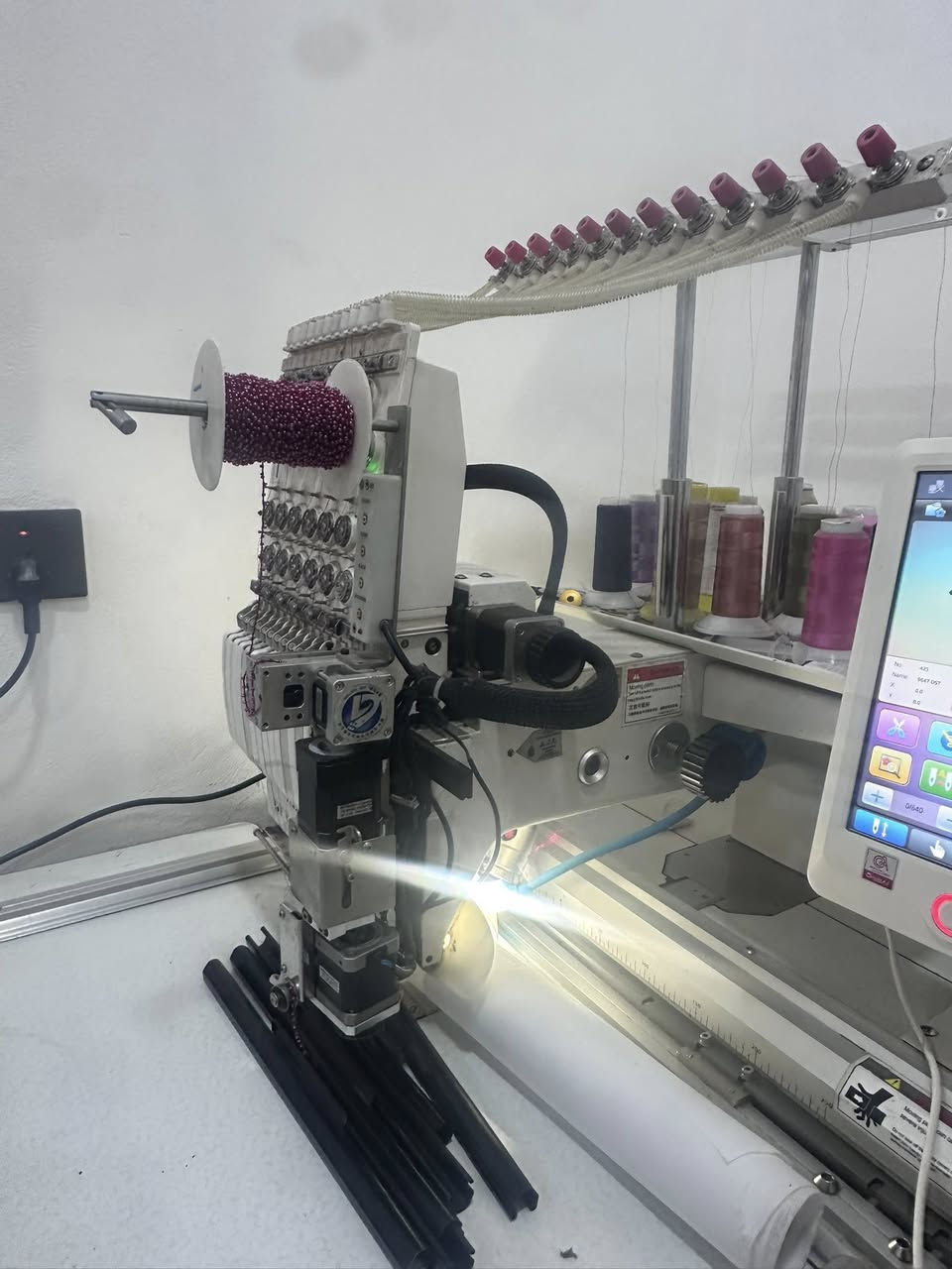 سلام وعليكم مكينه نمنم قيطان و تطريز السعر خاص ***********
