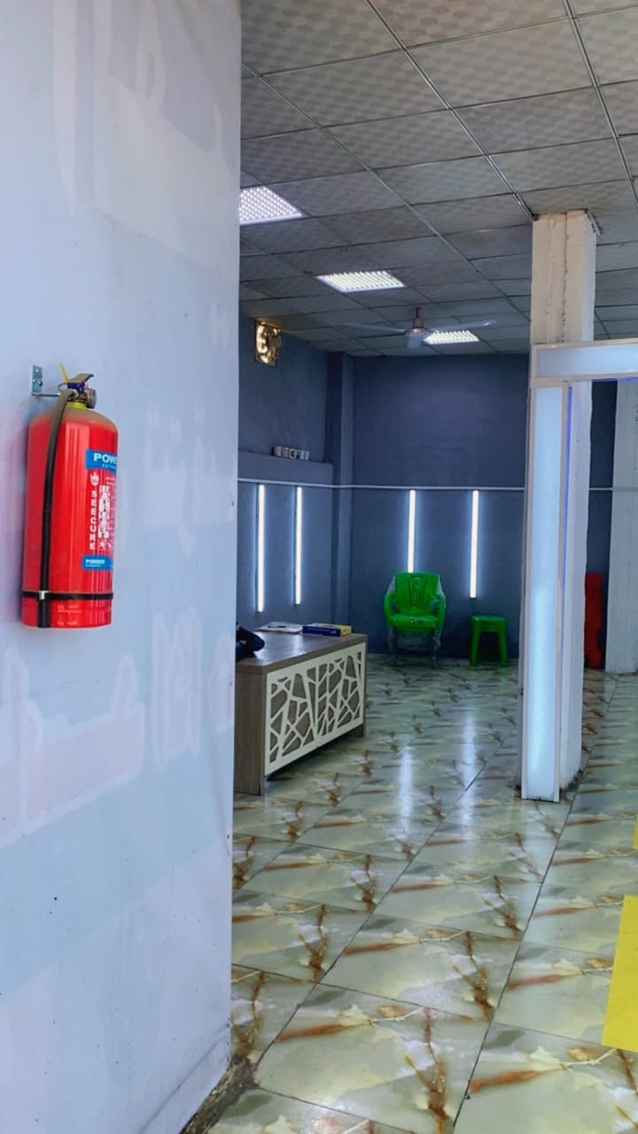 اجهزة فحص كاملة
جهاز فحص الصبغ الماني
جهاز اشعة فوق البنفسجية اليدوي 
جهاز اشعة ثابت
كاميرا لفحص الشواصي
حاسبة لابتوب مع برنامج فحص متكامل
طابعة ليزرية ملونة 
مكتب وكراسي وبراد 
منظومه كامرات
وايجاره 300الف ((مدفوع إيجار 6 أشهر مجاناً ))
سونار جاهز وبه معاميل
الموقع على الشارع العام 
للاستفسار والتواصل على الواتساب ‭0782 810 9009‬ هاشمية, بابل
