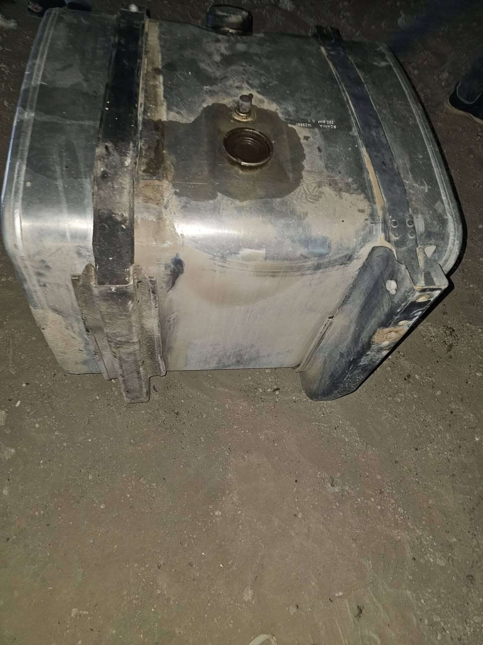سلام عليكم للبيع تانكي كاز 350لتر نضيف مكان بغداد الاتصال ***********
