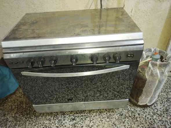 السلام عليكم طباخ فرش المصري نضيف وشغال كله شرط الفحص السعر 150 مكاني كربلاء الشبانات ***********
