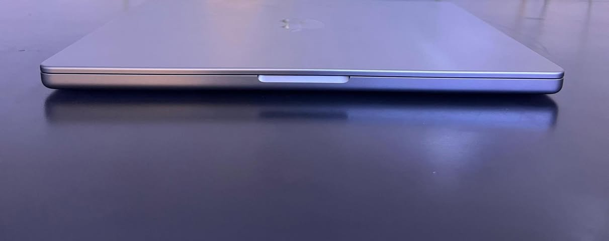MacBook Pro M1 Pro 14” 2021 

Ram 16 | SSD 500 

Battery 96 - Cycle 89 

Price: 1.480.000 

***********
