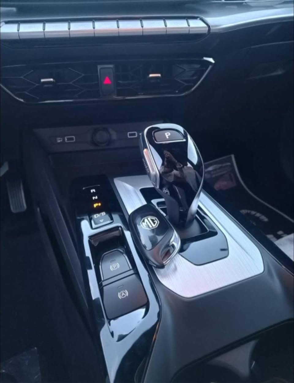 ام جي جي تي خليجيه من الوكاله
موديل 2025 
ماشيه 7 الف 
مكفوله كفاله عامه 
فول مواصفات 
5 كامرات
شاشه ديجتل 
كشنات جلد 
محرك 1500 تيربو 
رقم بغداد 
السعر 24 مليون 
مكان السياره بغداد 
***********
