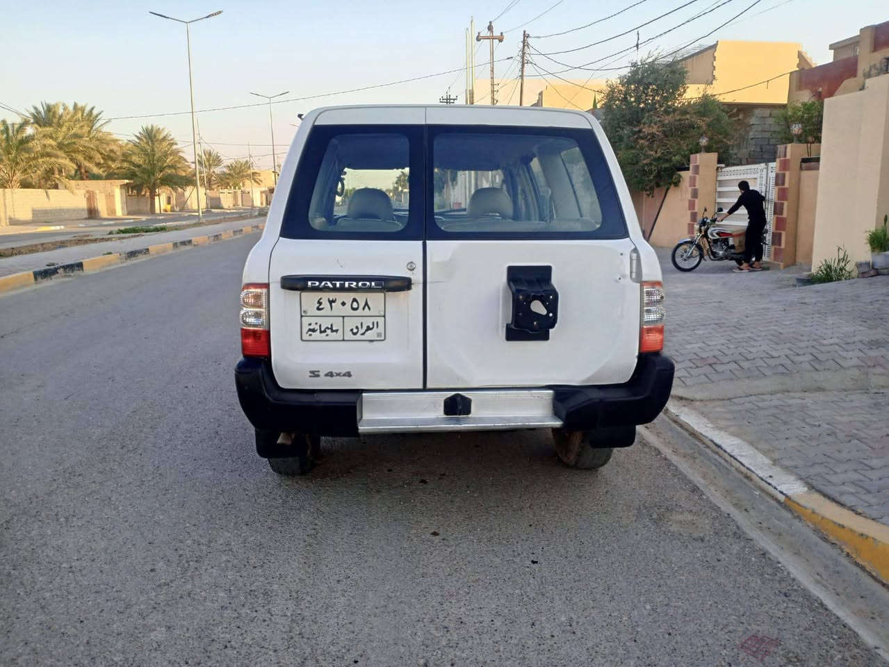 السلام عليكم
نيسان باترول 2002 
ديالى بلدروز تحويل مباشر ثاني يوم 
تبريد تدفئه شغال لوگير شغال
سياره نضيفه ما طالعه للصيد نفس الصوره 
السعر 125 وبيهة مجال 
الرقم ***********
