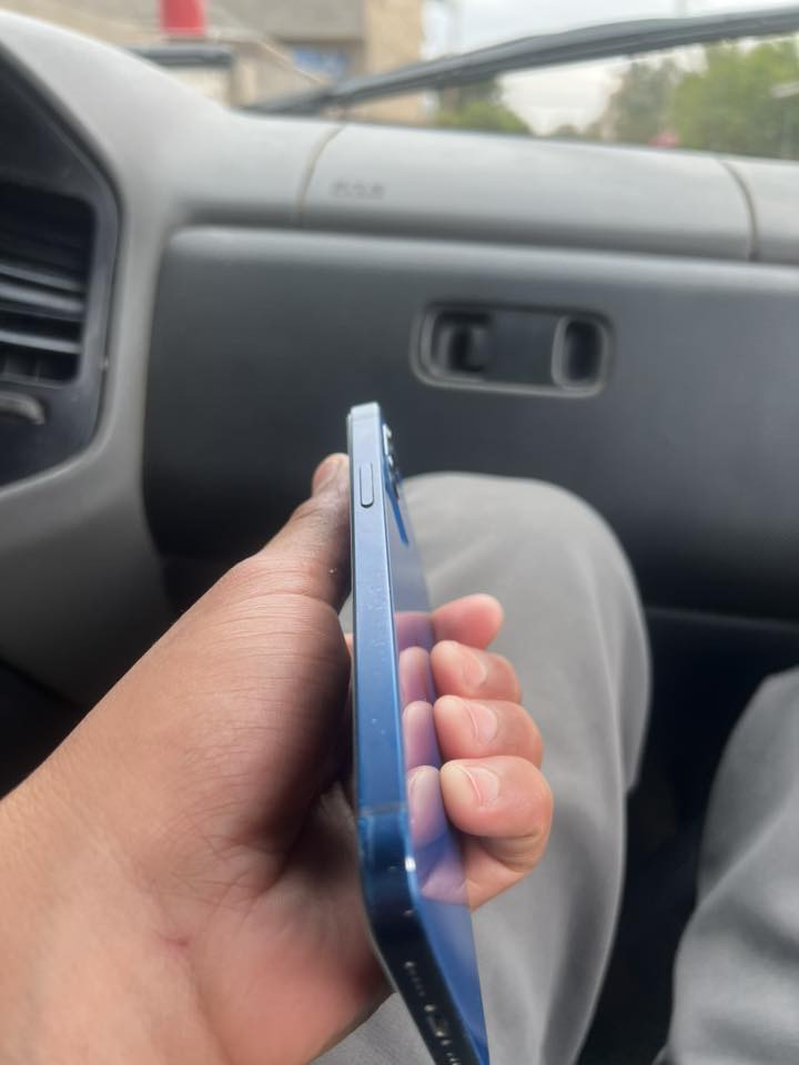 آيفون 12 عادي البيع أو مراوس
جهاز نضيف دبل شريحه 

ذاكره 128 بطاريه 100 

جهاز مبدل بطاريه وضهر الباقي بلادي

كله شغال فيس إيدي شغال 

سعره 275 وبي مجال 

مكاني بغداد أبو غريب 

***********
