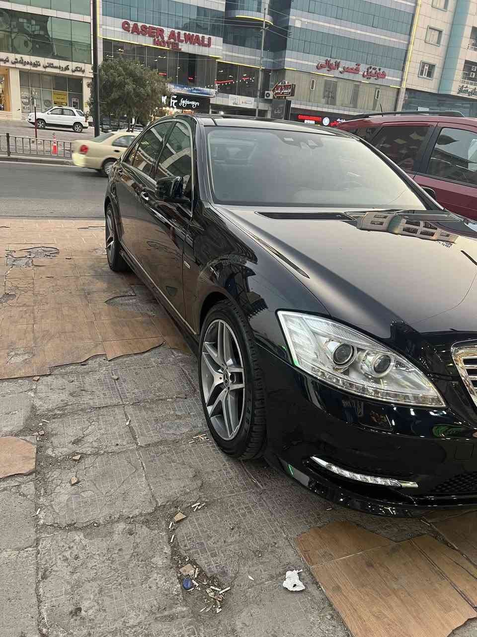 السلام عليكم
مارسيدس s500 خليجي موديل 2012
فول فول مواصفات 5 بردات
سيارة جديد

السعر290$ وبيه مجال

التفاصيل والمواصفات 
بردات كهراباء 
- 5 كشنات تدفئه 
-كشنات مساج
- ايرباك عدد 18 تكم وكشنات 
- لون بيجي مع سقف سلايت 
- سيدي جنجر 6 أقراص مع نظام تشغيل Dvd +mp3 +awx+ اوديو +مع كارت ريدر + بلوتوث
- تبريد أمامي خلفي والتكم الخلفيه
-ناظور ليلي 
- 4 بيبان شفط مع صندوق كهرباء 
- رقم اربيل الجديد باسمي
- 3 شاشات + ميز طعام
- ستيرن كهرباء
- 4 كوشنات كهرباء مع خزن حسب الوضع Vip
- جكات كهرباء حسب رغبه السائق تصعد وتنزل 
- حساسات أمامي وخلفي 
- مرآة الجوانب عاكسه للضوء 
-مع غلق المرآة الجانبية عند الأغلاق اوتو 
- نظام الهولد عند التوقف 
-لايت زنون عالي ناصي شركة أصلي
- 
- ثلاث أنظمة للقيادة S/C/M
-البيبان الخلفية لارج الحجم الكبير رئاسي
- أحزمة الأمان يأخذ وضع قياس الجسم كهربائي 
طبعاً اكو بعد مواصفات بل نسبه للجناية يعرفوهة
ماشيه 100 كم حقيقي 
السيارة مابيه اي نقص 

ملاحظه / السياره بيه صبغ  شبر يم قبق البانزين 

مكان السياره بغداد السيديه
رقم ***********
