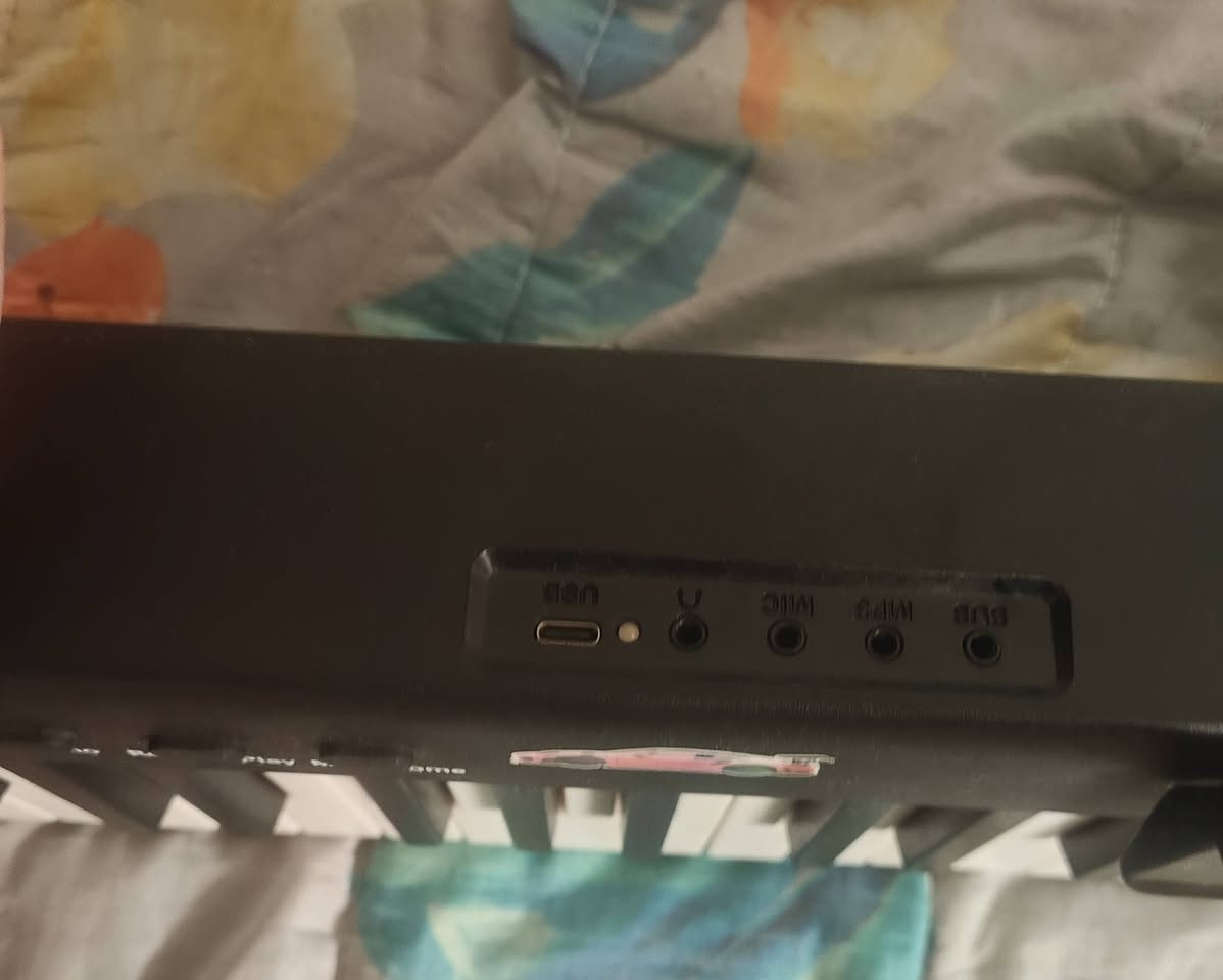 🎹 للبيع بيانو ياماها 88 مفتاح (Full-size Piano)
بحالة ممتازة ويشتغل 100%
88 مفتاح كامل مثل البيانو الحقيقي
أصوات بيانو عالية الجودة
مناسب للتعلم والعزف الاحترافي
صوت نقي وواضح
يوجد توصيل داخل بغداد فقط
📍 الموقع: بغداد
💰 السعر: 180 ألف دينار عراقي
📞 رقم التواصل: ***********
📩 للجادين فقط
