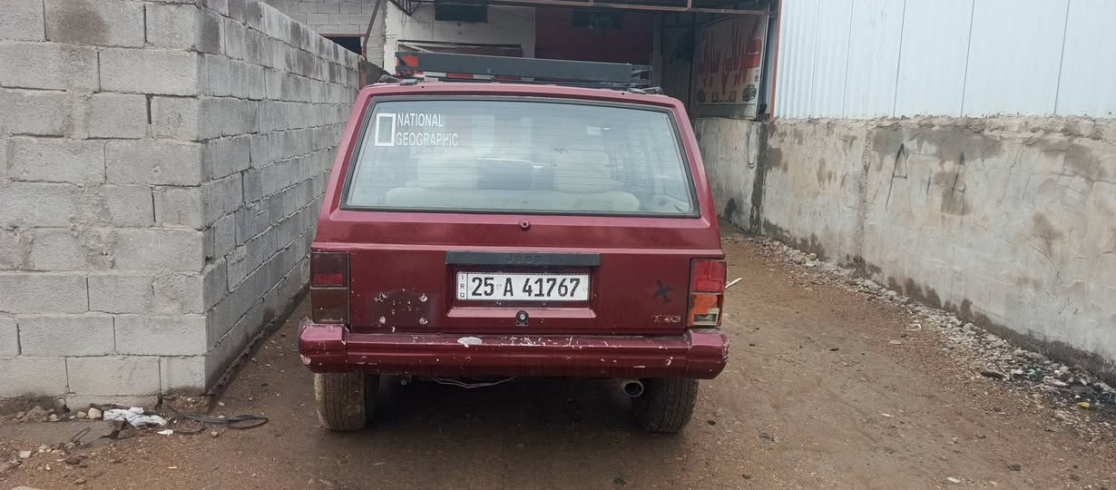 السلام عليكم للبيع جيب شخاطه مديل (91)  كير محرك بلادي فور ويل جديد كير جديد شرط البدي  السياره بلاديه كهربائيات شغاله رقمها كركوك سنويه جديده بأسمي شرط التحويل مكان واسط العزيزيه سعرها 42 بيها  مجال للشرايه وذا اكو مراوس اراوس وهاذه رقمي***********سياره تعمير جديد بدون نقص
