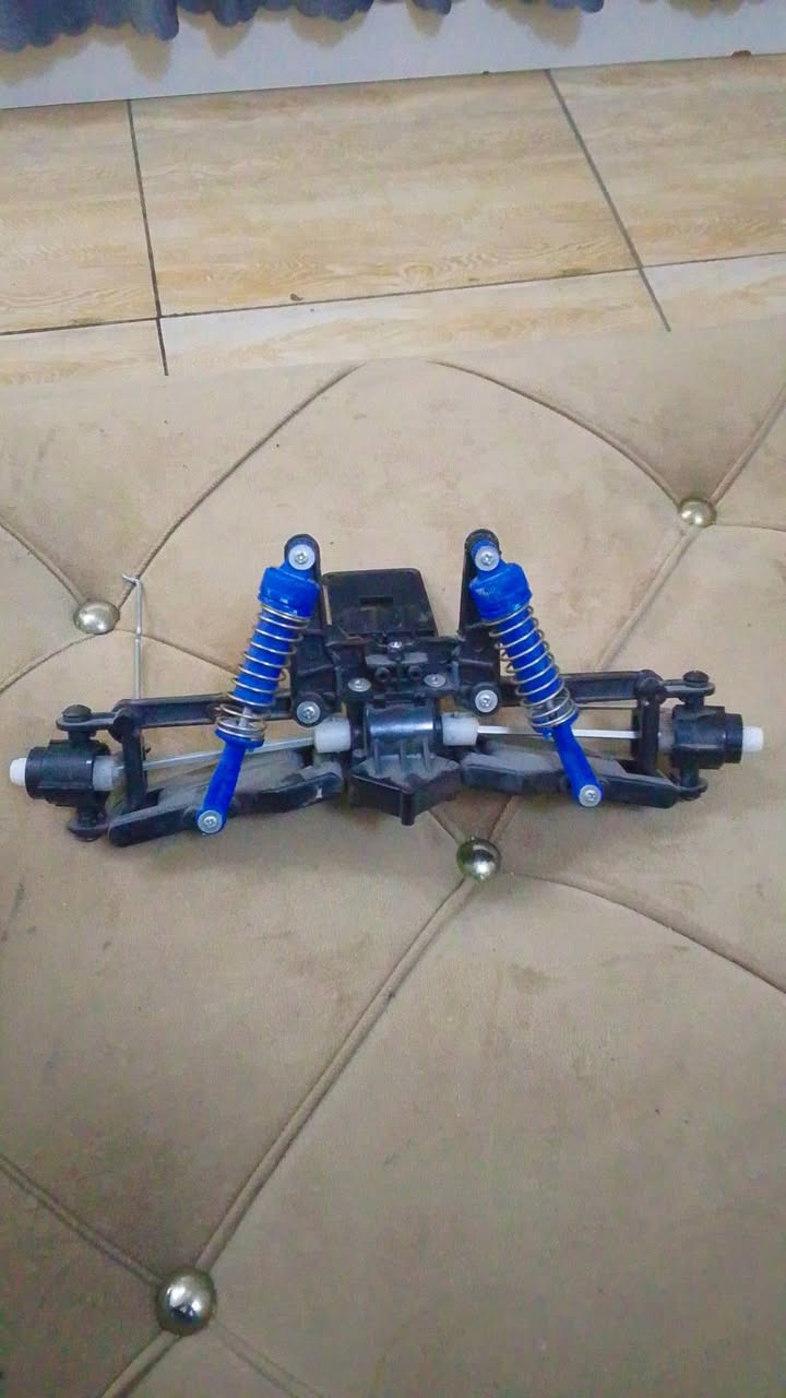 متوفر اكسلات امامي وخلفي دفع رباعي مع الكاردن والماطور الي يخدمه يتفضل


**إذا كنت صاحب هذا الإعلان وتريد حذفه لأي سبب، رجاءا أرسل رسالة إلى الدعم الفني**