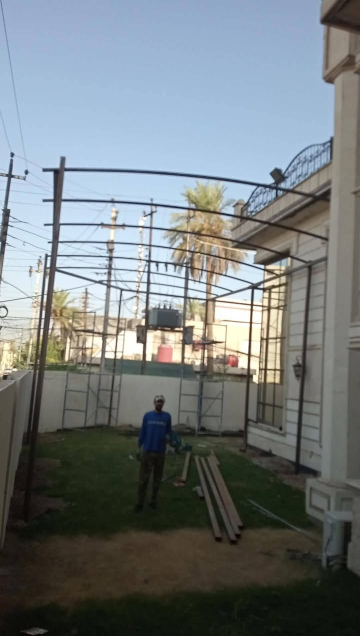 حداده الفن كافه ديكورات *********** 👉لا تحتار وحنه موجودين 
قمريات حديثه 
غرف سنويش 
حدائق خارجيه 
سكايلات حديثه 
قمريات غرف سندويش 
كافه اعمال الحداده 👈***********👉
