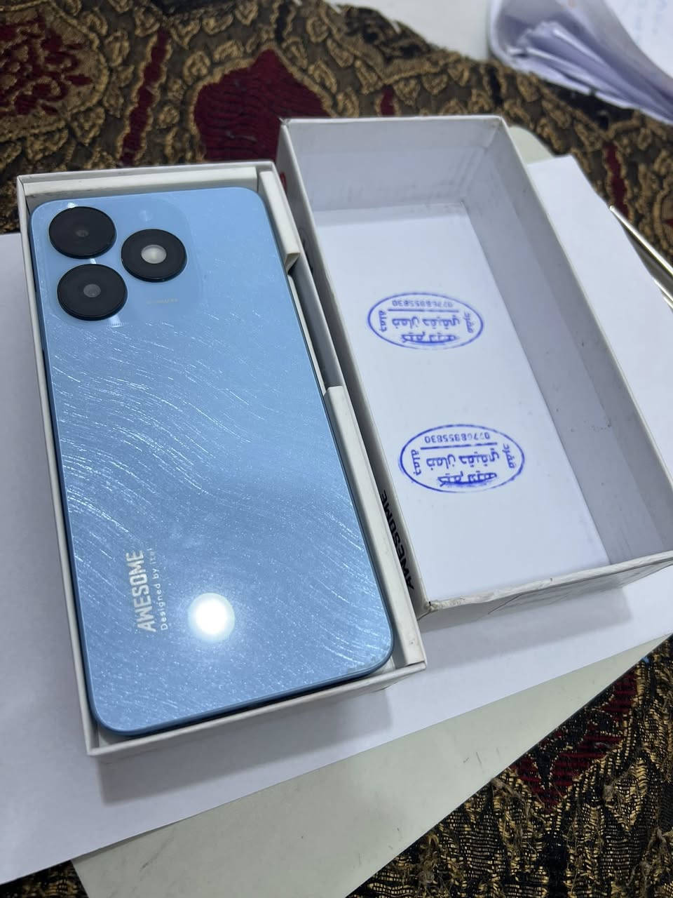 موبايل للبيع نظيف ما مفتوح سعرة 90  الف الاستفسار :***********
