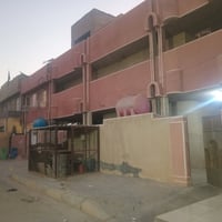 ٣٠٠متر الورفلي بناء نضيف مقابل معمل سكائر مقابل البيت حديقه طابق ارضي ...