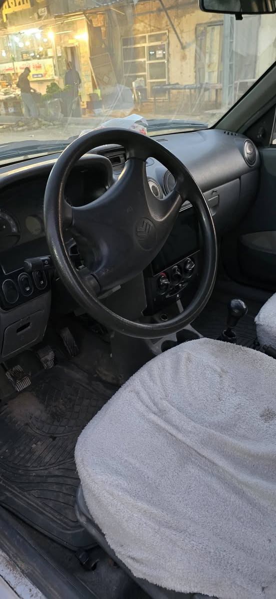 السلام عليكم سايبه موديل 15 كشر مقفول لا ضربه ولا صبغ سياره جاهزه سنويه لل 27 حداديه اماميه خلفيه تايرات نص عمر تبريد شغال سياره جاهزه ما بيها نقص شاشه باسمي سعرها 42 بيها مجال بسيط هذا رقمي ***********/اسيا/*********** مكان السياره ديوانيه مركز
