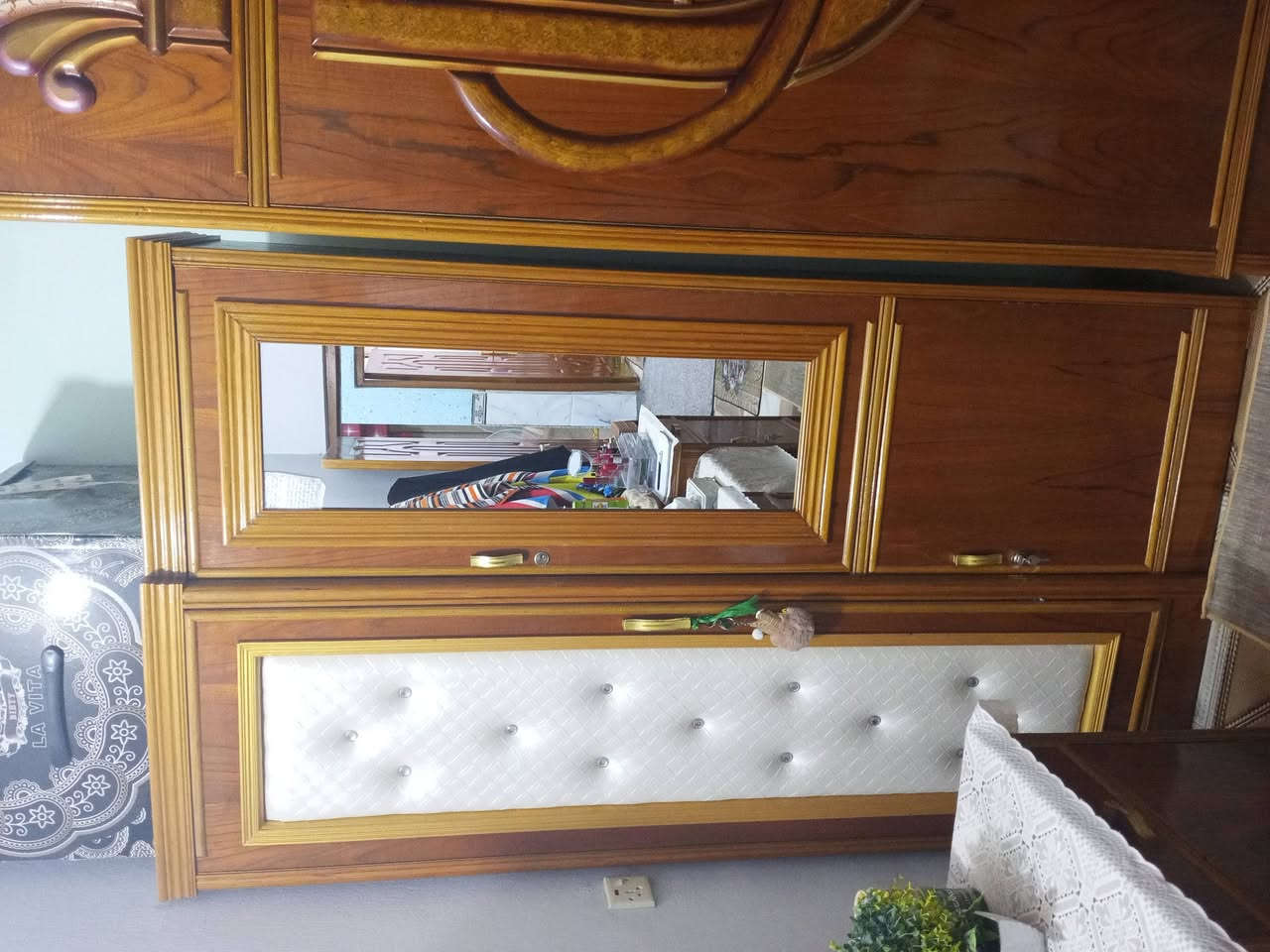 سلام عليكم غرفه خشب عراقي صاج درجه اولى مع الدوشك نظيفه 100%  مابيها اي ضرر
العنوان مقداديه ابو سباع 
السعر 950 الف 
رقم هاتف 
***********
