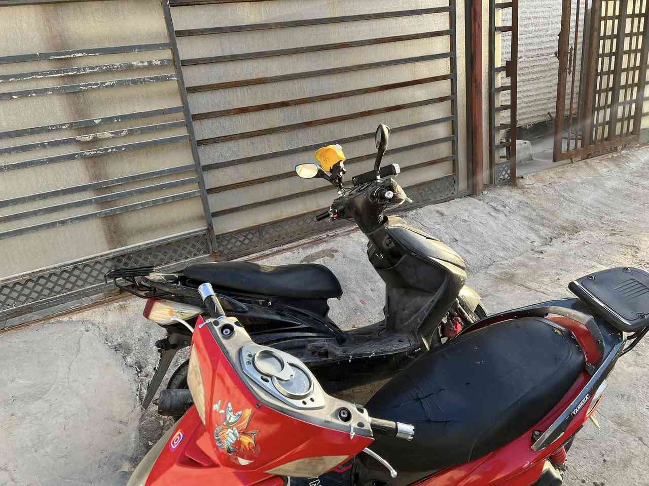دراجتين سكنس للبيع شغالات كهربائيات ومحرك وكلشي  مكاني بغداد الغزاليه ***********
