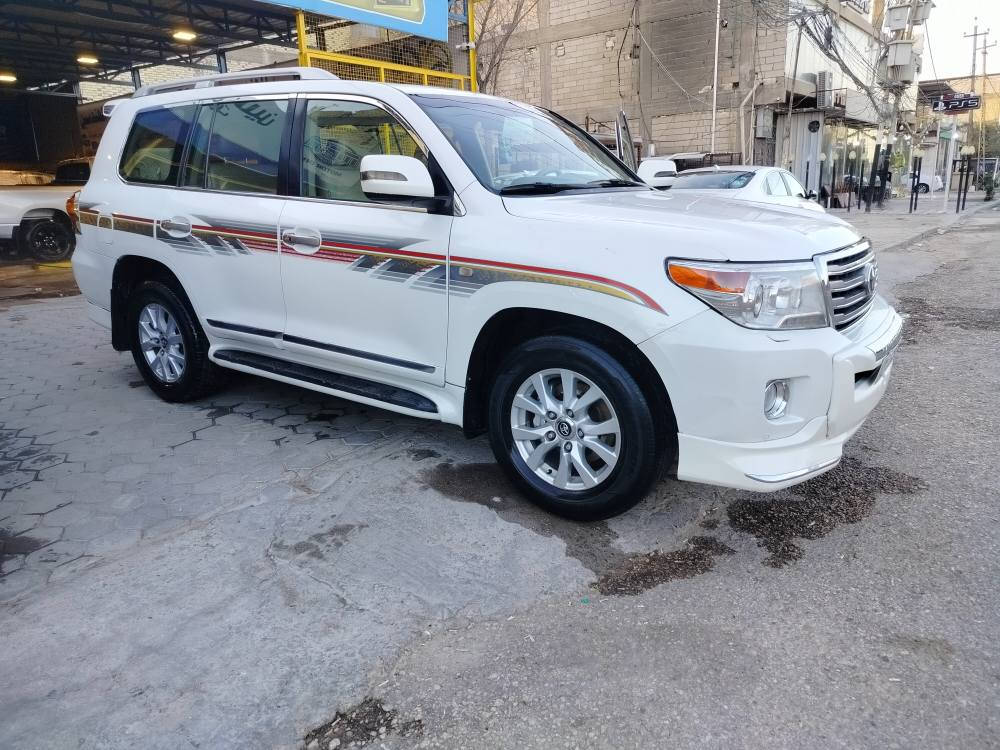 اسلام عليكم للبيع لاندكروز موديل 2008 محدثة داخل وخارج 2013
وين اليدور جديد السياره فقط جاملغ امابي مبدل بقيت السياره مكفوله من ضربه صبغ وتبديل 
رقم اربيل دولي 
تخم تاير تبريد حداديه تدفئه 
المواصفات 
فول واحد على واحد 
 + فتحت سقف + حساسات امامي خلفي 
شاشه اندرويد كامرة دواره 
7 راكب تلث قطع تبريد 
بصمة تشغيل +بصمة ابواب 
حجم المحرك 4000 /6V
السعر (265)
الاستفسار اكثر اتصل// ***********
عنوان السياره النجف حي العسكري النجف, العراق
