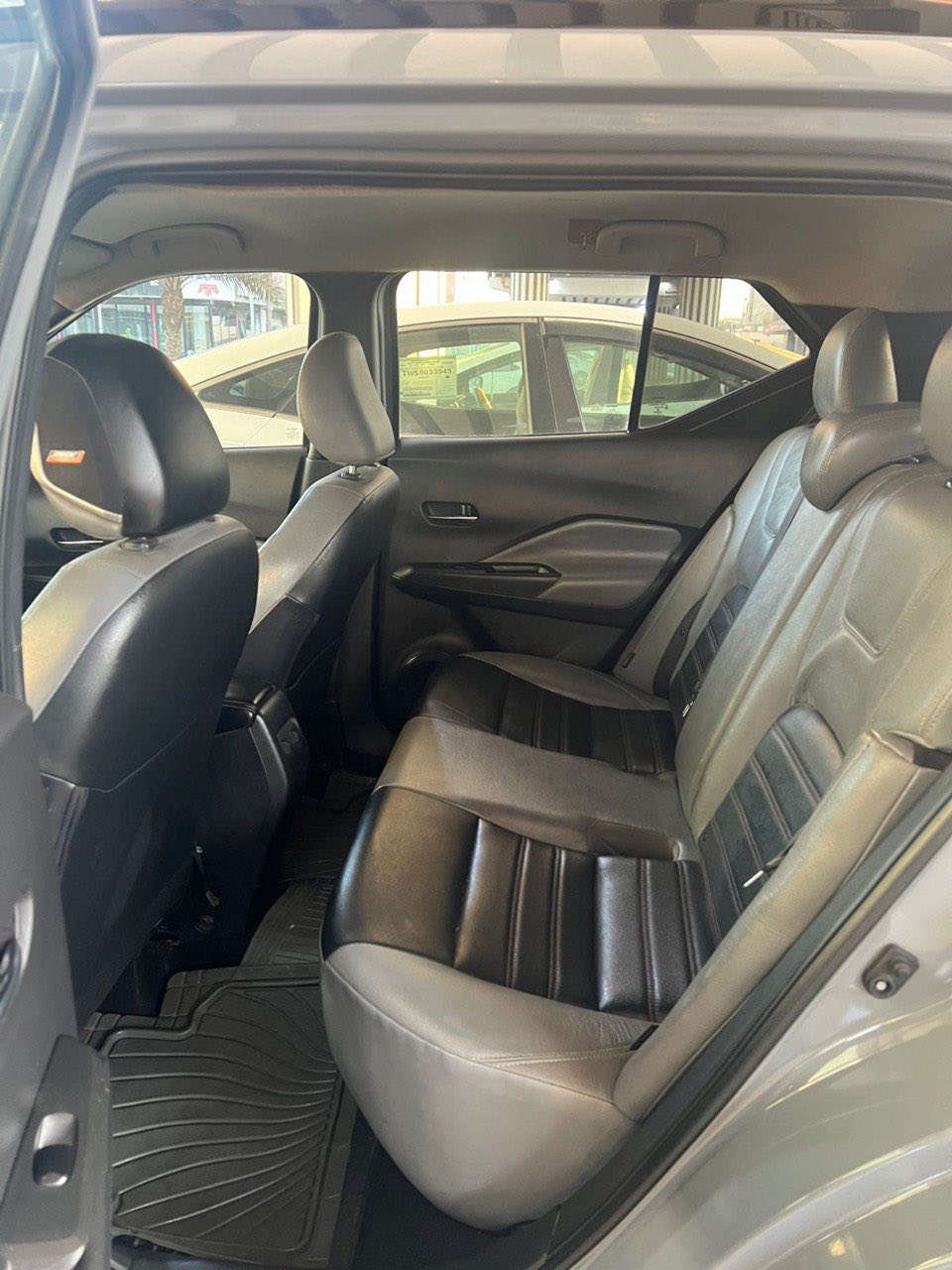 السلام عليكم نيسان كيكس 21 srحادثه امامي بيه صبغ قطعة وحده ماشيه 70 الف السعر ١٣٣ وبيها مجال مكاني بصرة اتصال ***********
