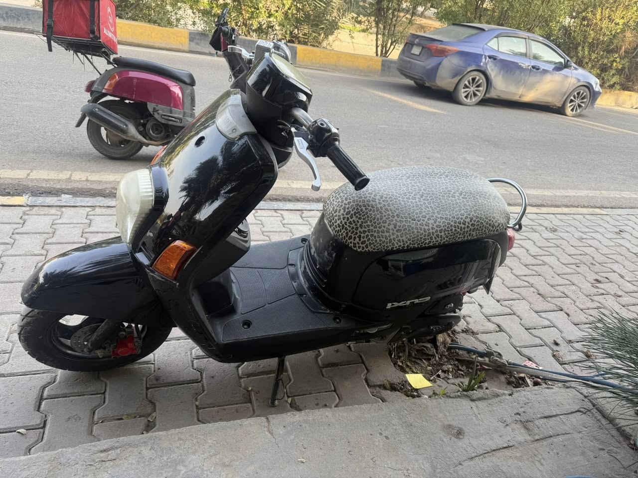 سلام عليكم 
بوليسي كابريتة للبيع او للمراوس بسيڤان 
***********عنواني بهرز
