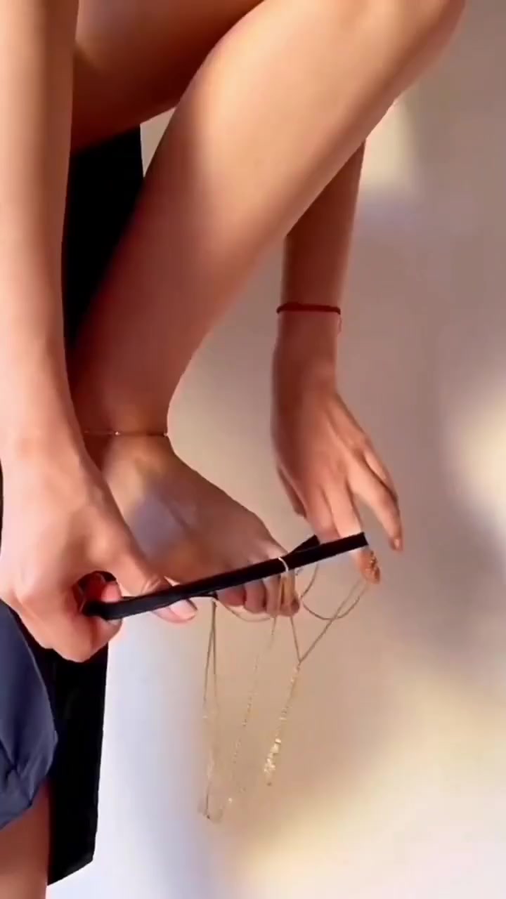 سوار الفخذ على شكل ثعبان🐍😍 سوار للفخذ ويرهم قلادة🐍✔️

تميزي بأحدث إطلالة مثيرة وساحرة ♥️

🌟كوالتي ممتاز أصلي ✔️
🌟طلاء ثابت بجودة عالية 💯
🌟غير قابل للصدأ ✔️ 
🌟مصمم بلمسة جاذبية 😍 
🌟تألقي بسحر جاذبية التصميم الساحر 😍😊
🌟متوفر باللون الفضي المميز 🩶

السعر: 7  الاف 
🚘يوجد خدمة توصيل لجميع محافظات العراق ٤ الاف🚘


**إذا كنت صاحب هذا الإعلان وتريد حذفه لأي سبب، رجاءا أرسل رسالة إلى الدعم الفني**