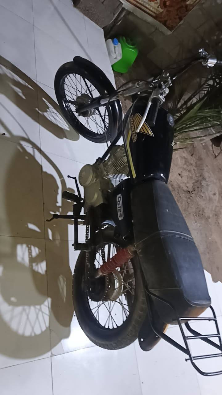 السلام عليكم دراجه إيراني للبيع ب 300 المكان البصره ابي الخصيب ***********
