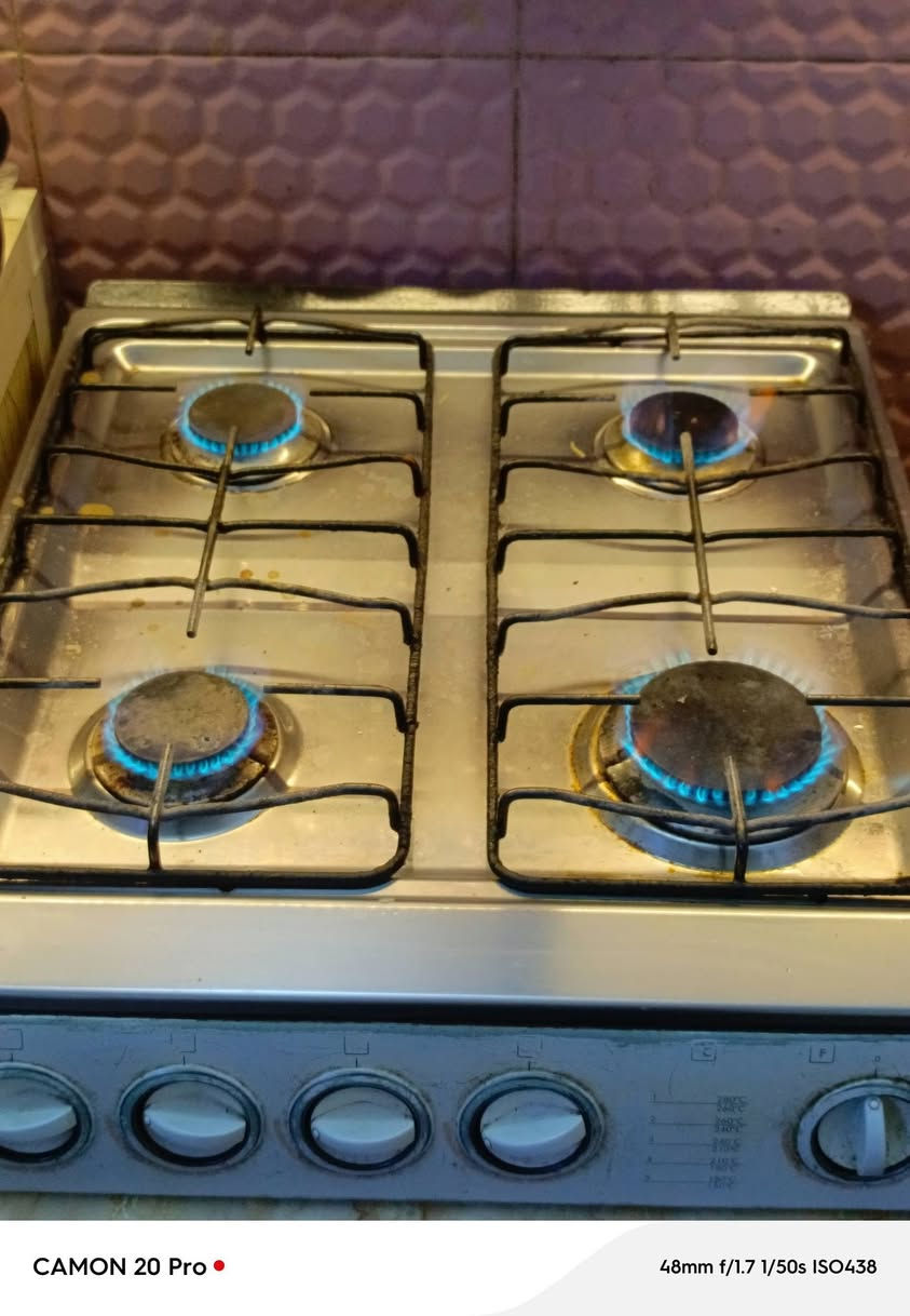 طباخ كلش نضيف شغل حته الفران اصلي مال باليه نوعيته رماني سعر 90 الف بي مجال الطيبين عنواني بغداد المدينه الصدر نتصل علا هاذه رقم وتساب فقط ***********
